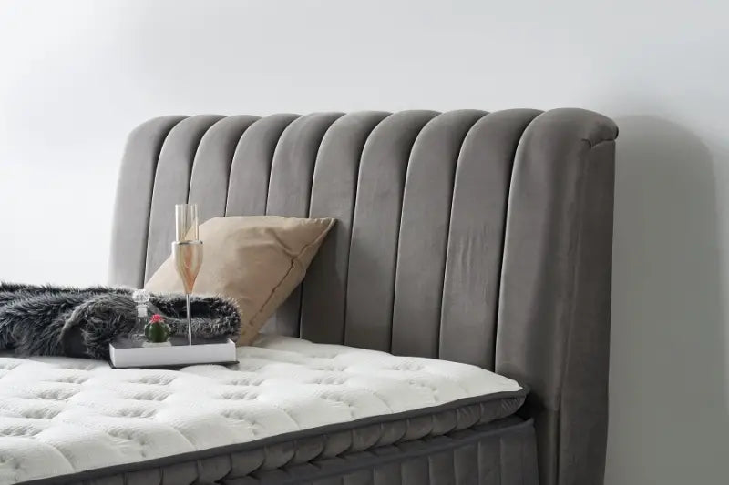 Pat tapitat cu somiera; spatiu pentru depozitare si saltea (160x200cm) BERRY GRI